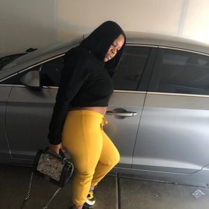 Meet your Posher, Monique